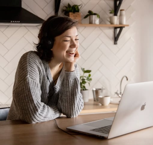 a woman picture that video call to a person